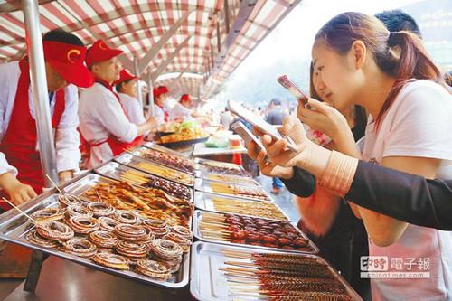 蝗虫被指成大陆人点餐新宠 火热程度不逊小龙虾