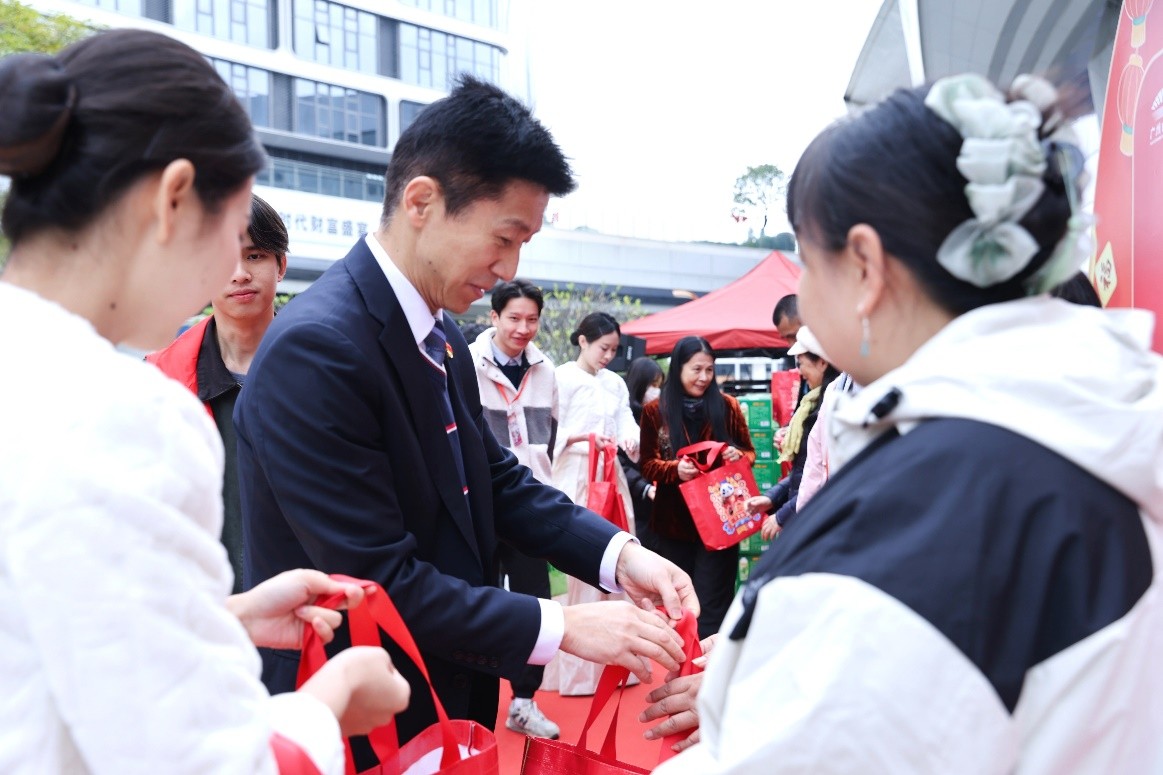 “让爱吉时回家”公益行动在广州白云站启动